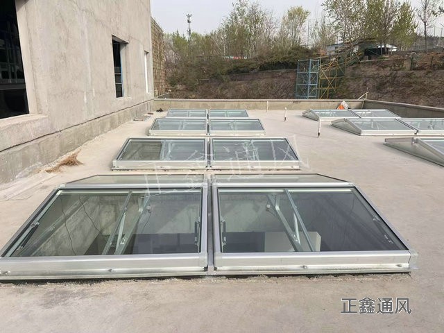 三角型排煙天窗
