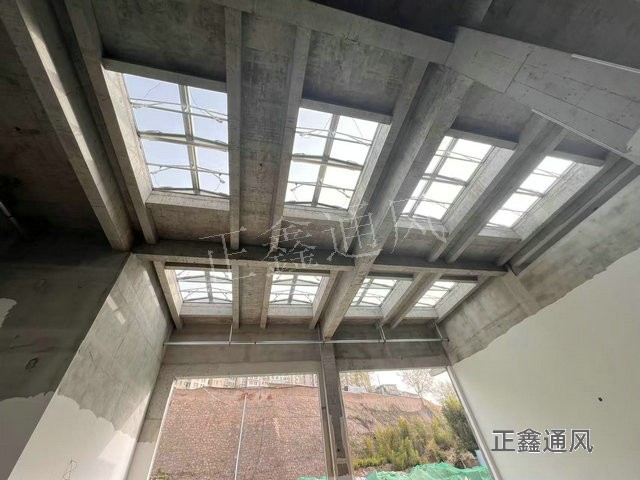 三角型排煙天窗安裝